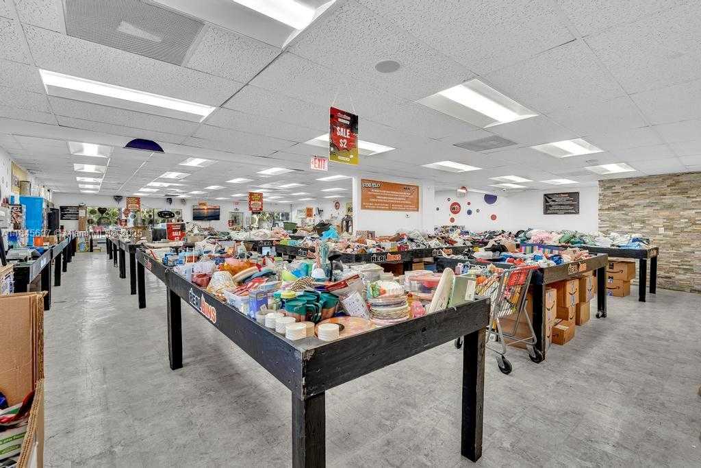 Small Image of 2450 WEST OAKLAND PARK BLVD, Oakland Park Number 18