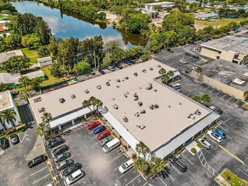 Small Image of 2450 WEST OAKLAND PARK BLVD, Oakland Park Number 4