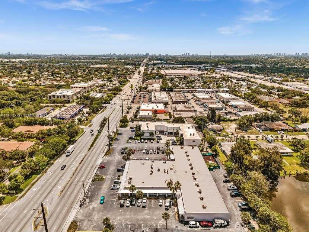 Small Image of 2450 WEST OAKLAND PARK BLVD, Oakland Park Number 6