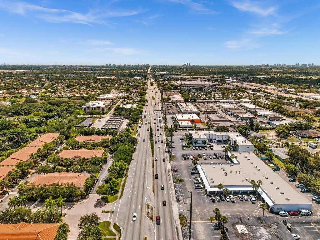 Small Image of 2450 WEST OAKLAND PARK BLVD, Oakland Park Number 8