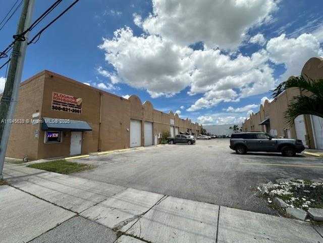 Small Image of 1723 WEST 37TH ST #4, Hialeah Number 3