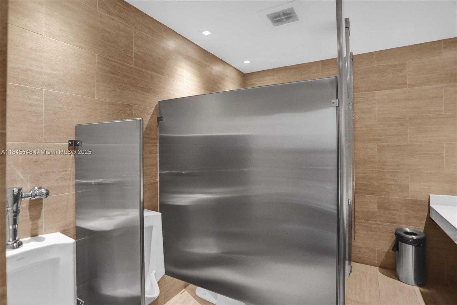 Small Image of 5915 PONCE DE LEON BLVD #18, Coral Gables Number 13