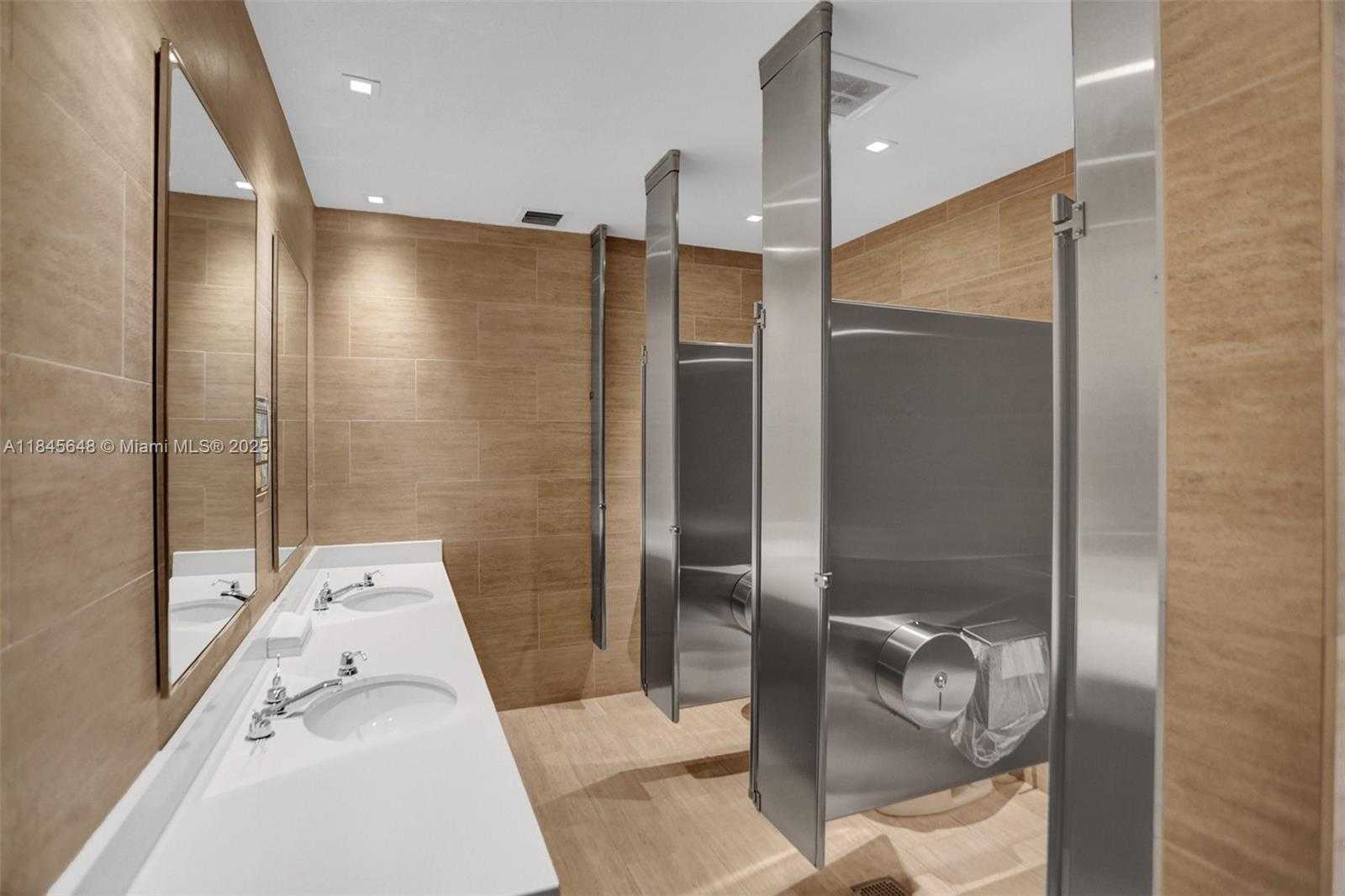 Small Image of 5915 PONCE DE LEON BLVD #18, Coral Gables Number 14