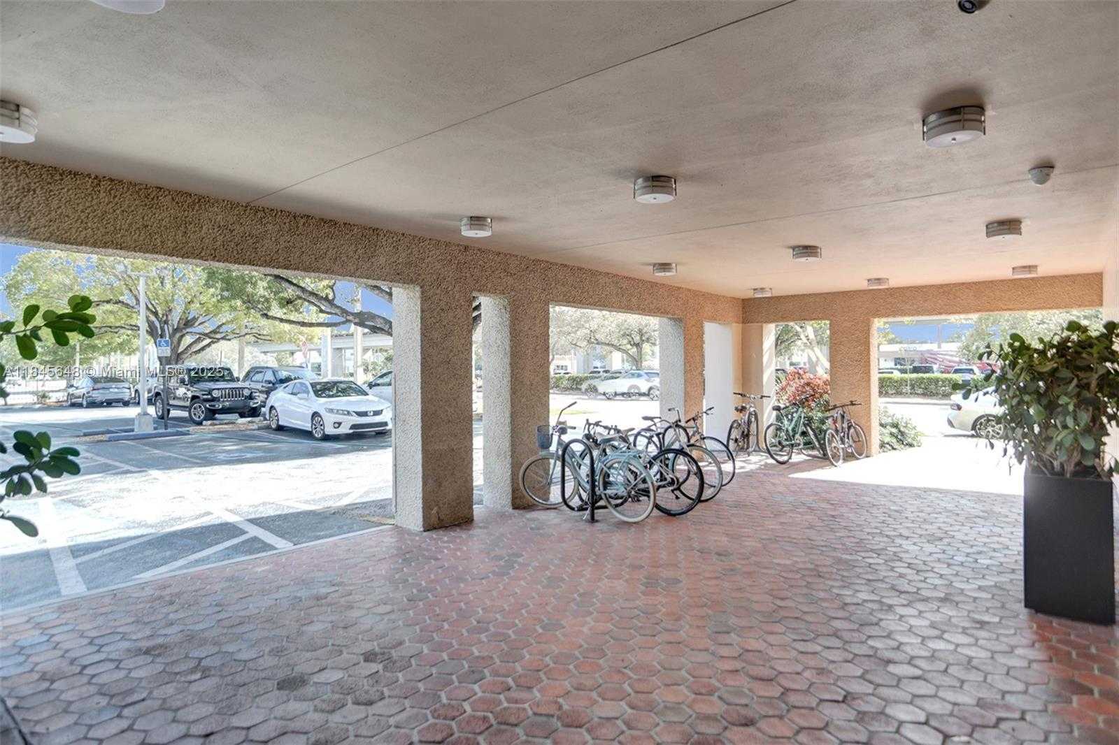 Small Image of 5915 PONCE DE LEON BLVD #18, Coral Gables Number 23