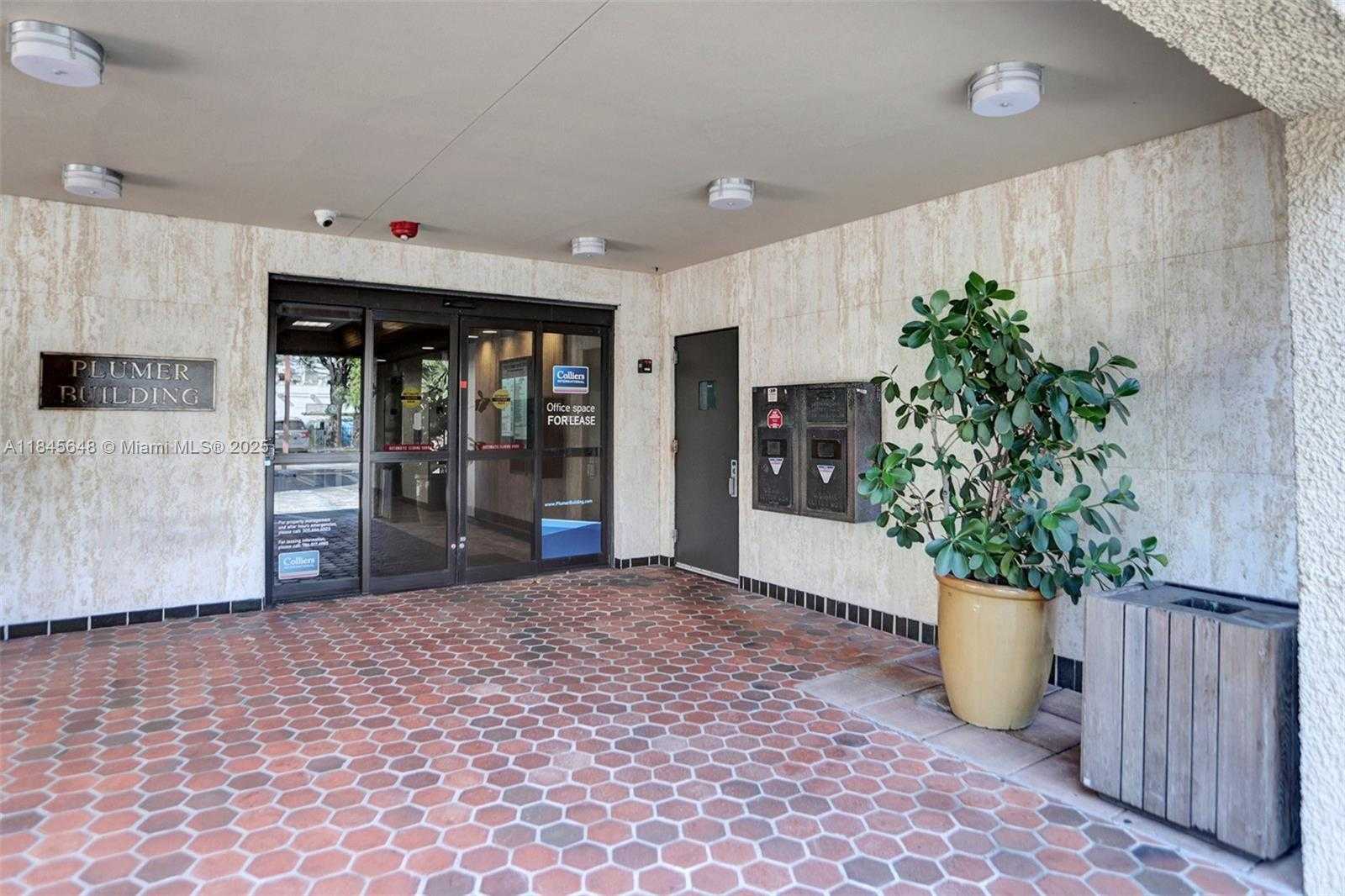 Small Image of 5915 PONCE DE LEON BLVD #18, Coral Gables Number 25