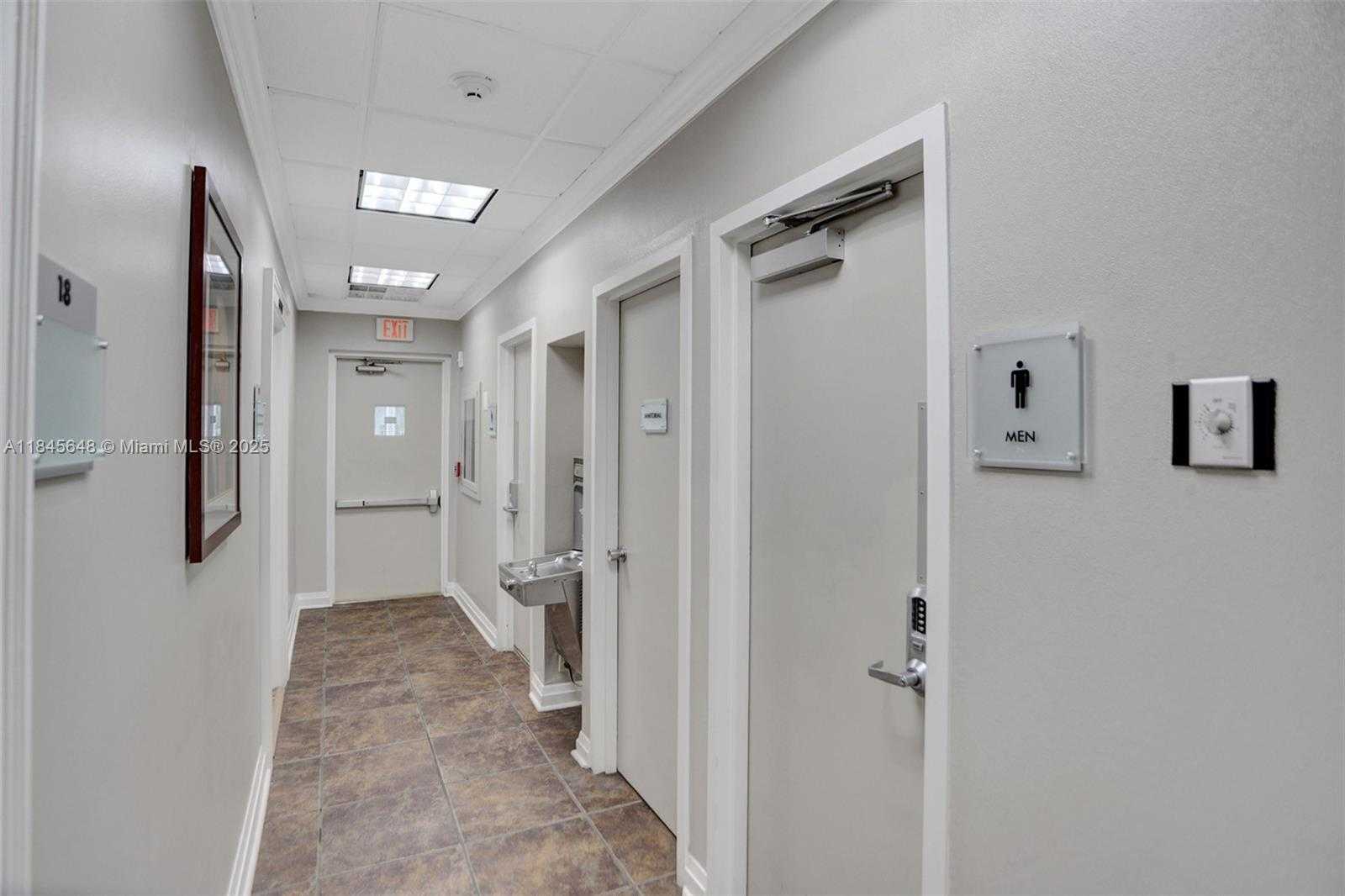 Small Image of 5915 PONCE DE LEON BLVD #18, Coral Gables Number 3