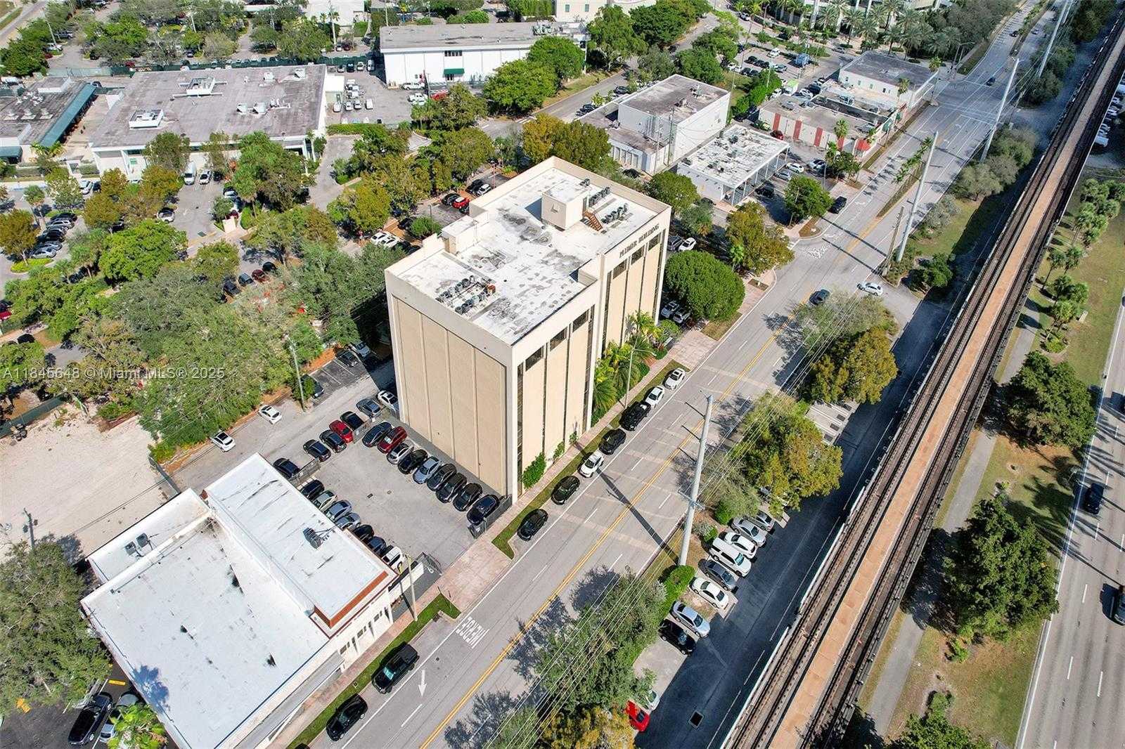 Small Image of 5915 PONCE DE LEON BLVD #18, Coral Gables Number 30