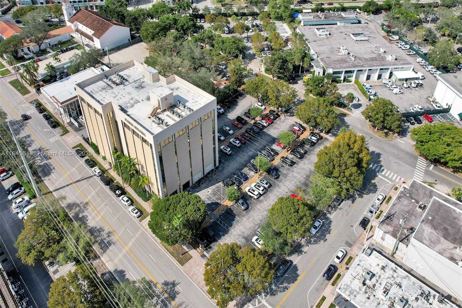 Small Image of 5915 PONCE DE LEON BLVD #18, Coral Gables Number 32
