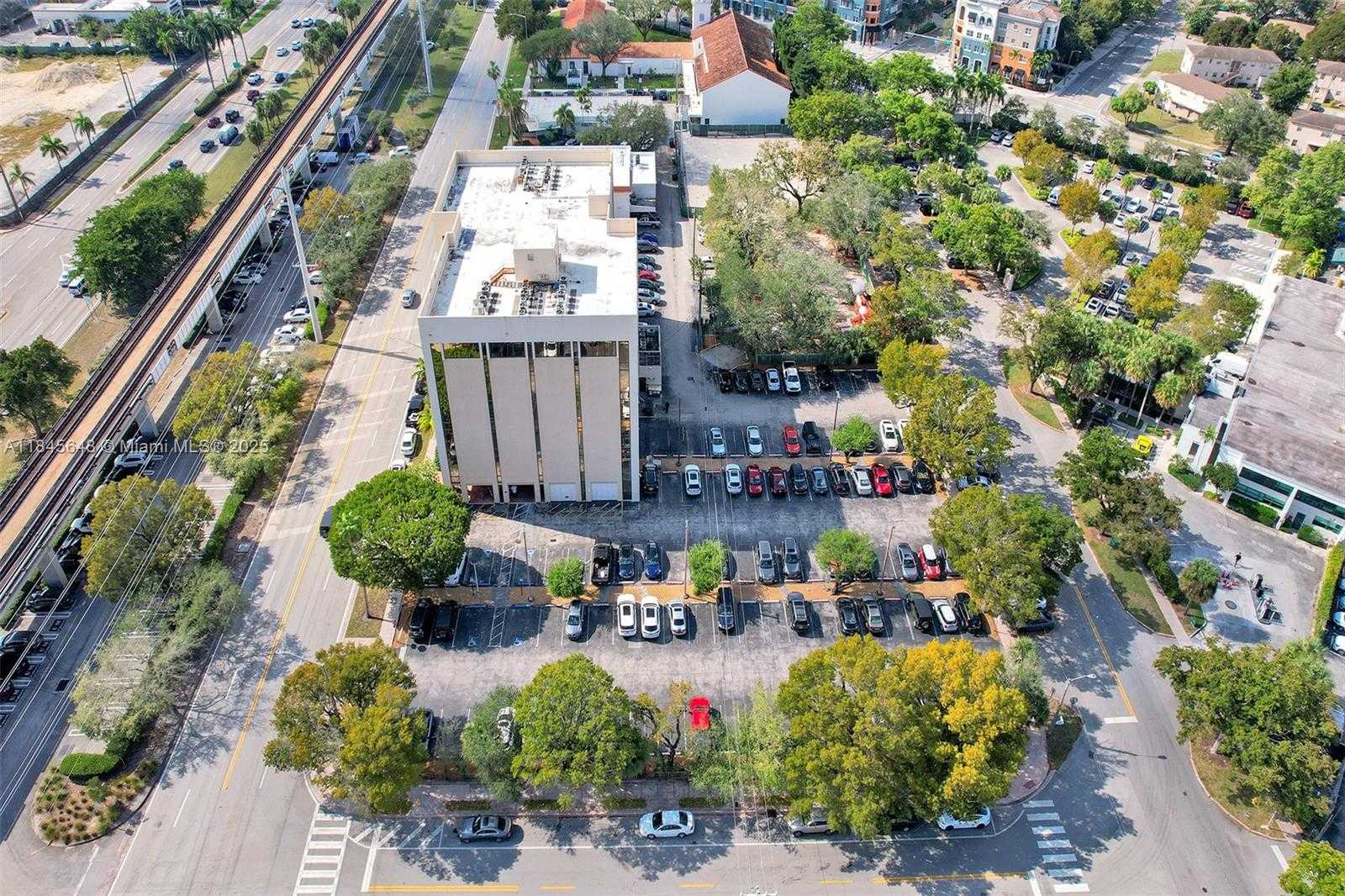 Small Image of 5915 PONCE DE LEON BLVD #18, Coral Gables Number 33