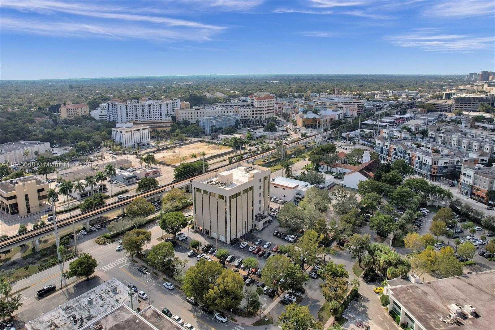 Small Image of 5915 PONCE DE LEON BLVD #18, Coral Gables Number 35
