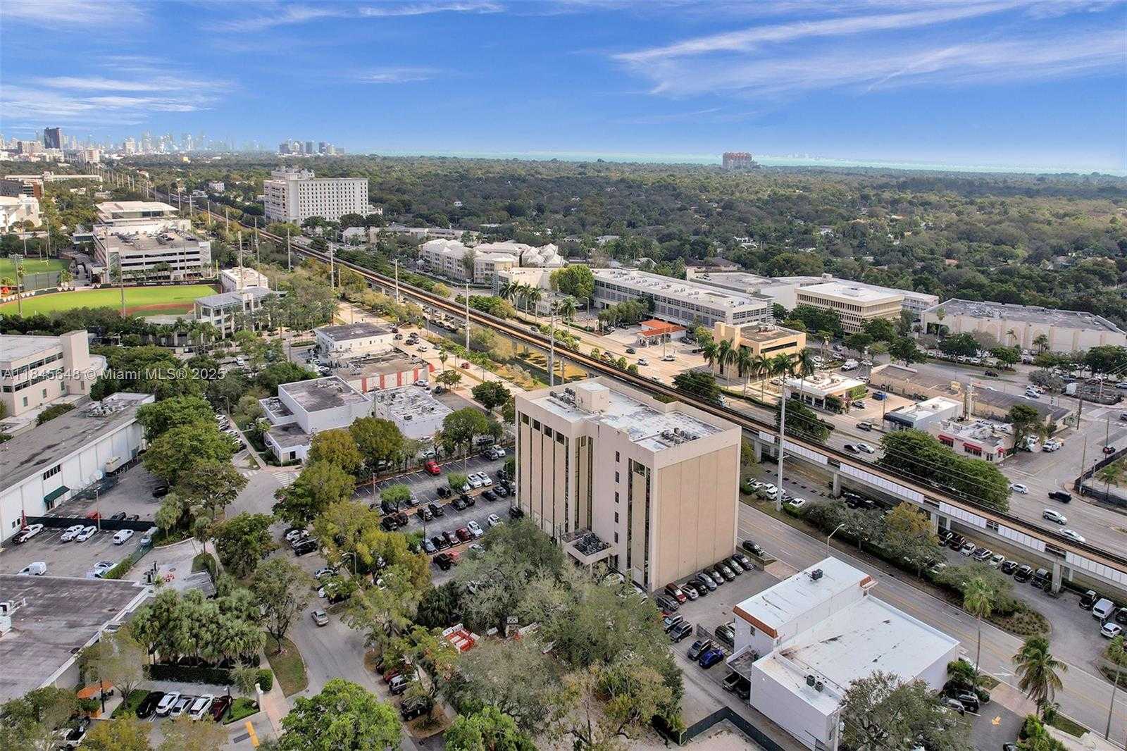 Small Image of 5915 PONCE DE LEON BLVD #18, Coral Gables Number 37