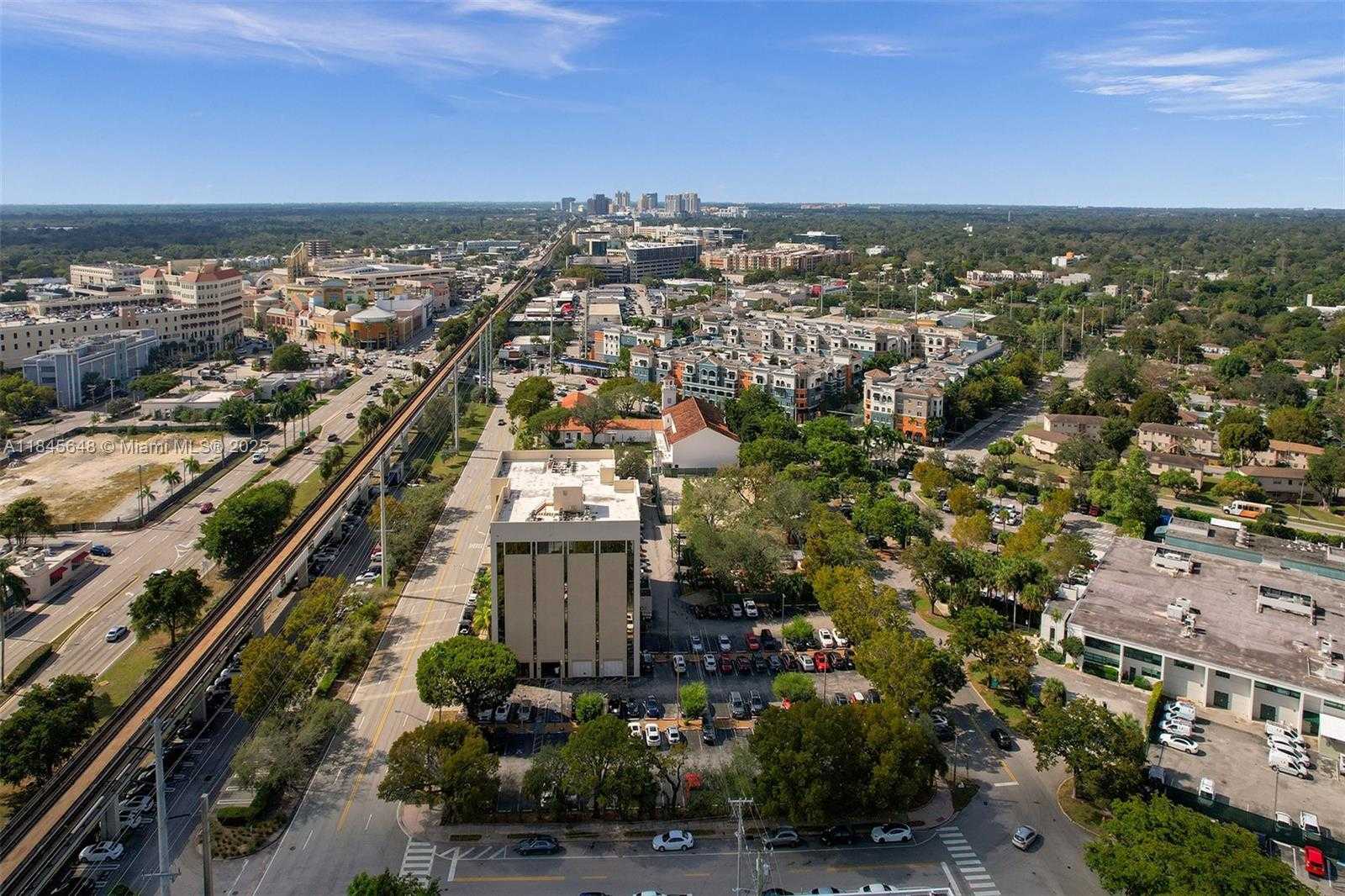 Small Image of 5915 PONCE DE LEON BLVD #18, Coral Gables Number 42