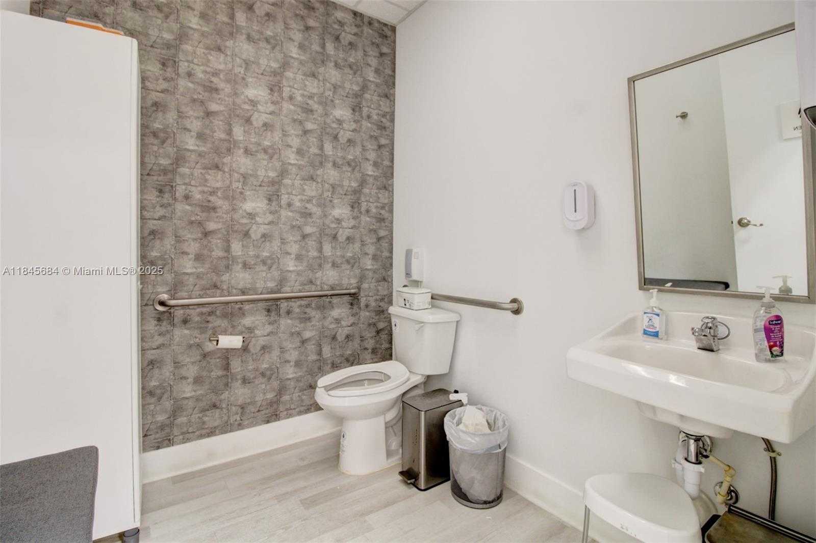 Small Image of 3905 NORTH WEST 107TH AVE #107, Doral Number 13