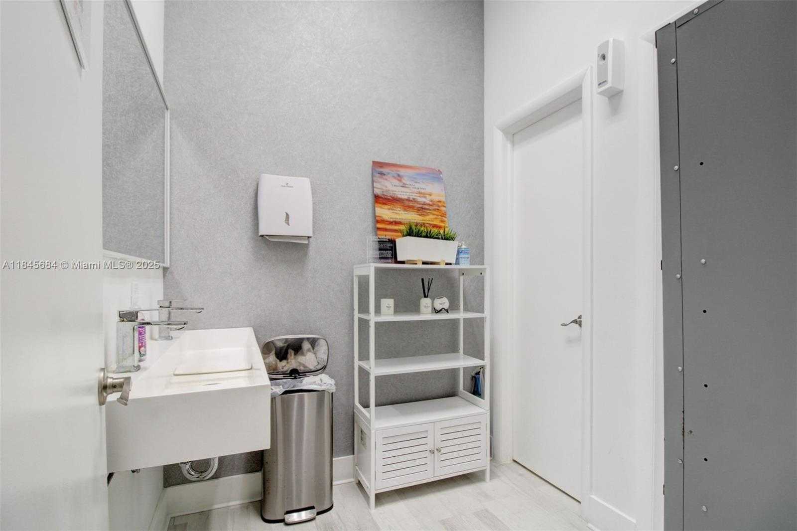 Small Image of 3905 NORTH WEST 107TH AVE #107, Doral Number 14