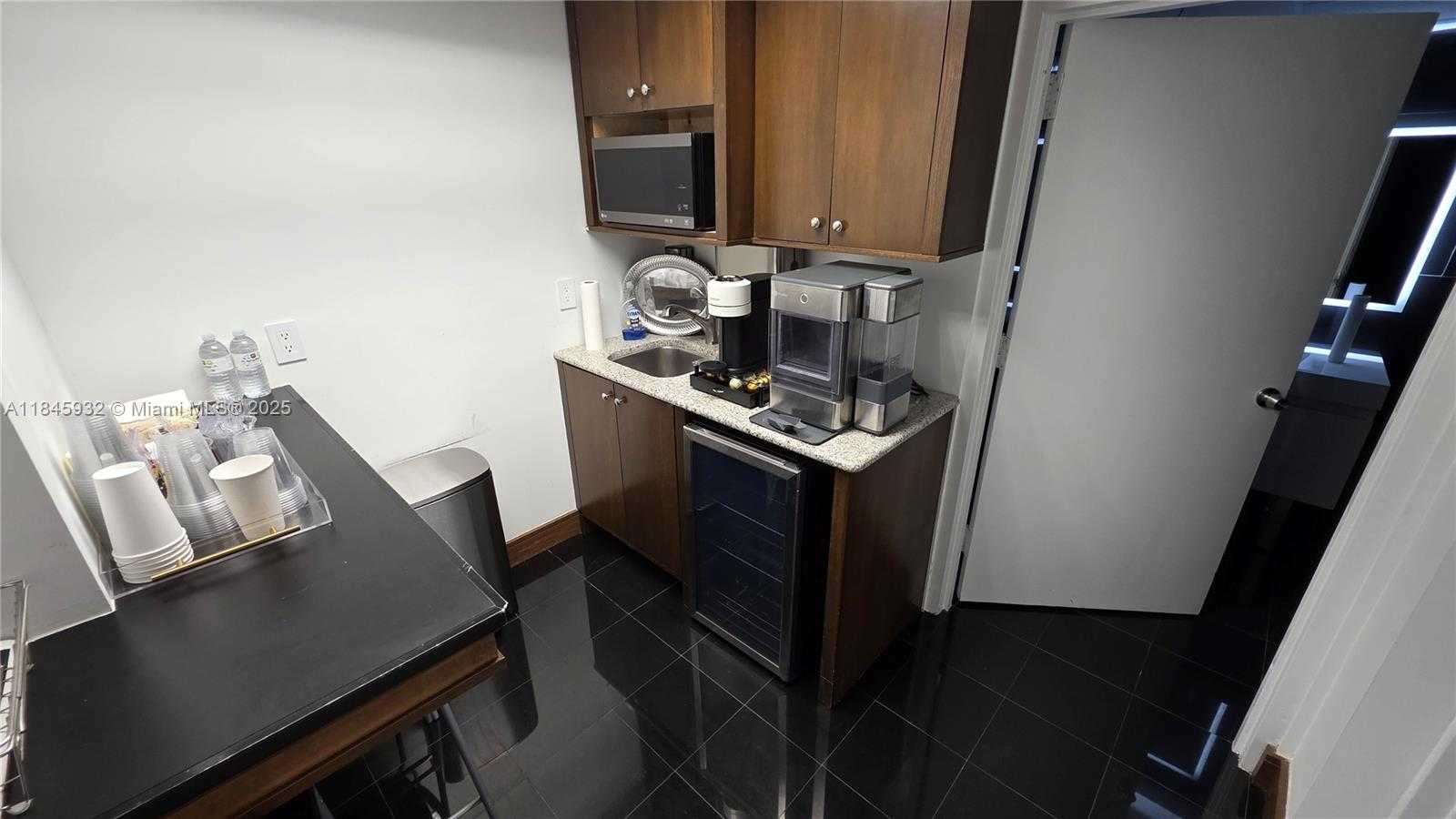 Small Image of 1135 KANE CONCOURSE #3rd Floor, Bay Harbor Islands Number 7