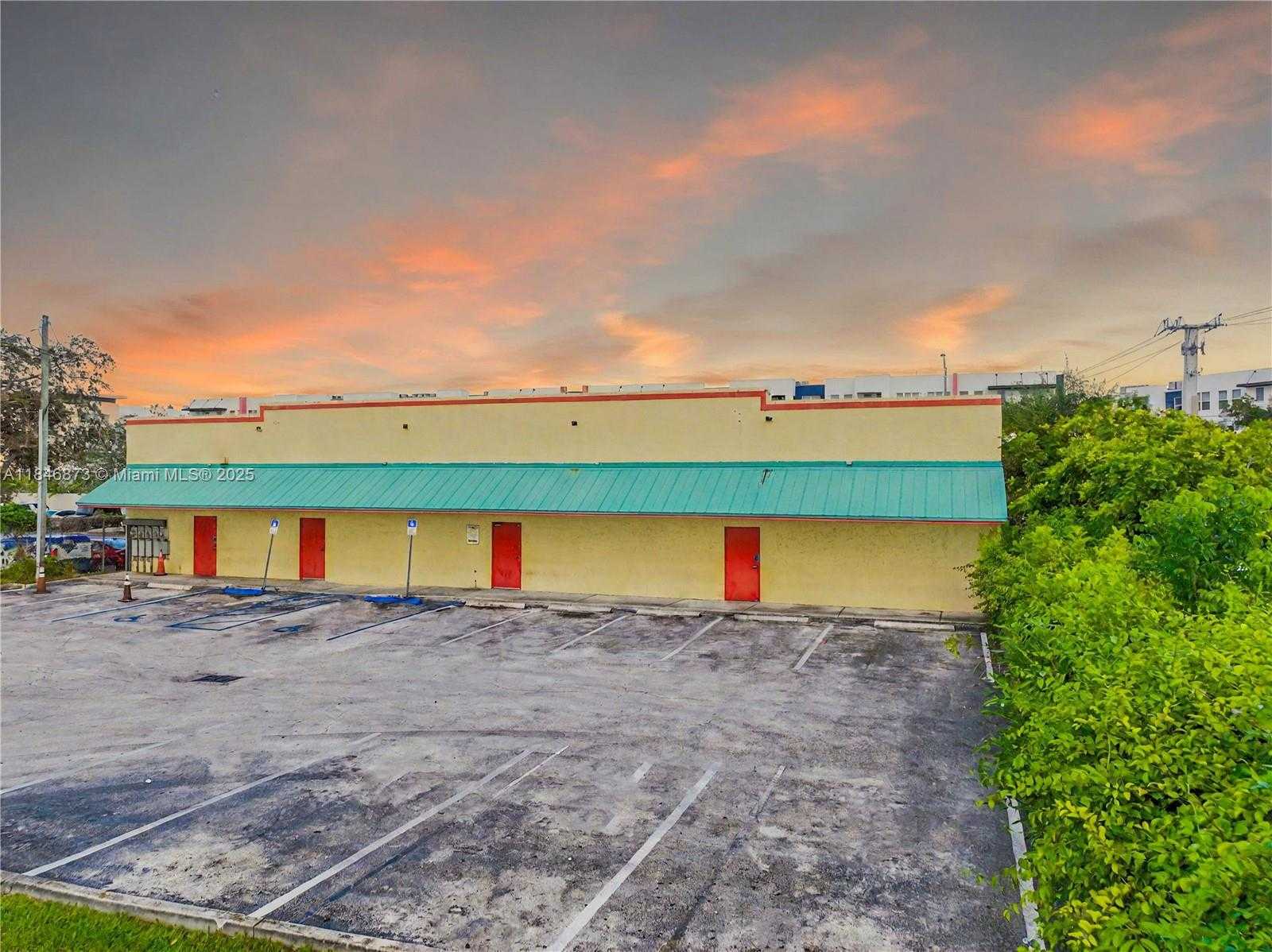 Small Image of 27330 SOUTH DIXIE HWY, Homestead Number 2