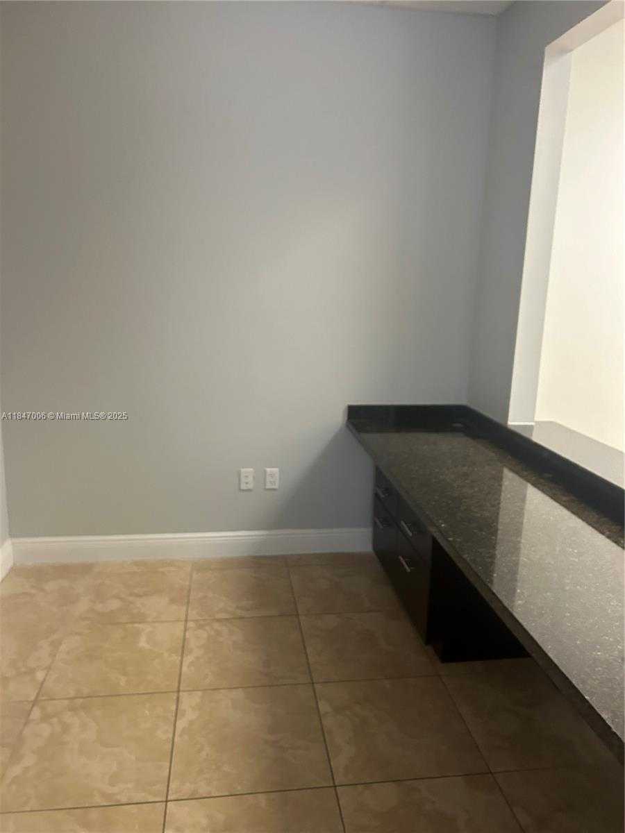 Small Image of Miami Lakes Number 4