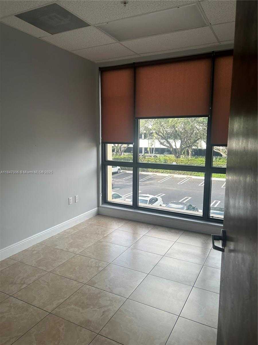 Small Image of Miami Lakes Number 6