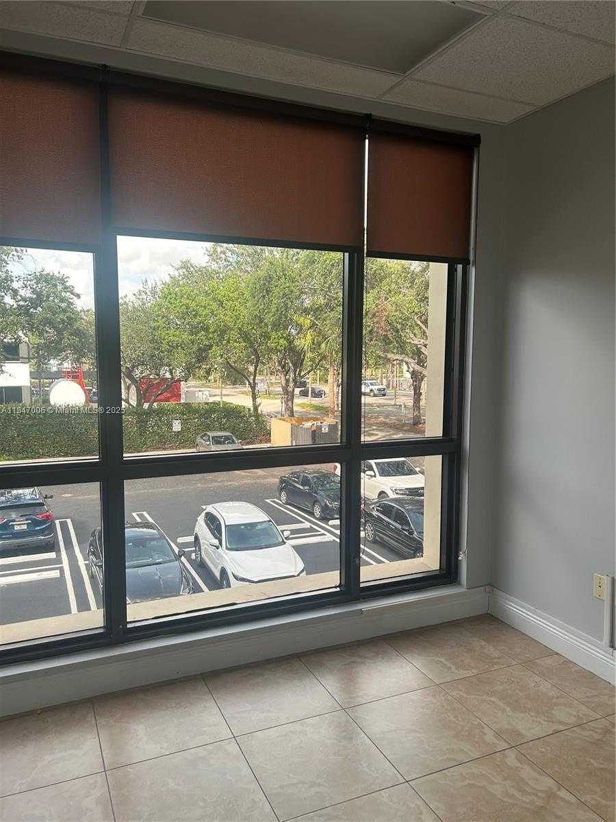 Small Image of Miami Lakes Number 7
