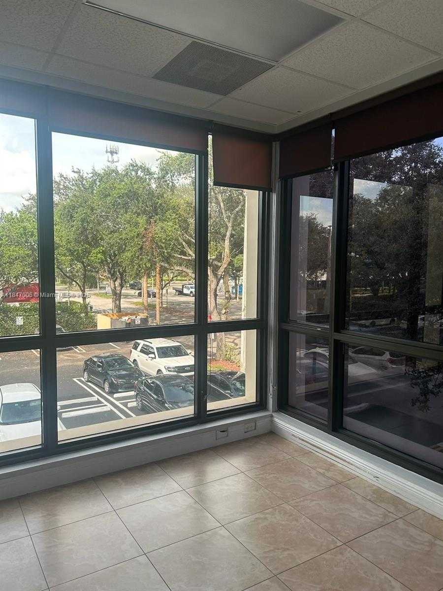 Small Image of Miami Lakes Number 8