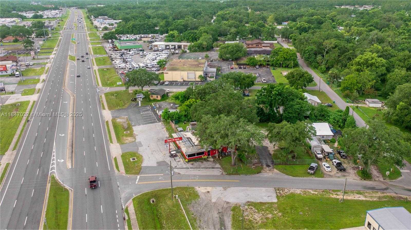 Small Image of 3170 US HIGHWAY 441/27, Other City - In The State Of Florida Number 38