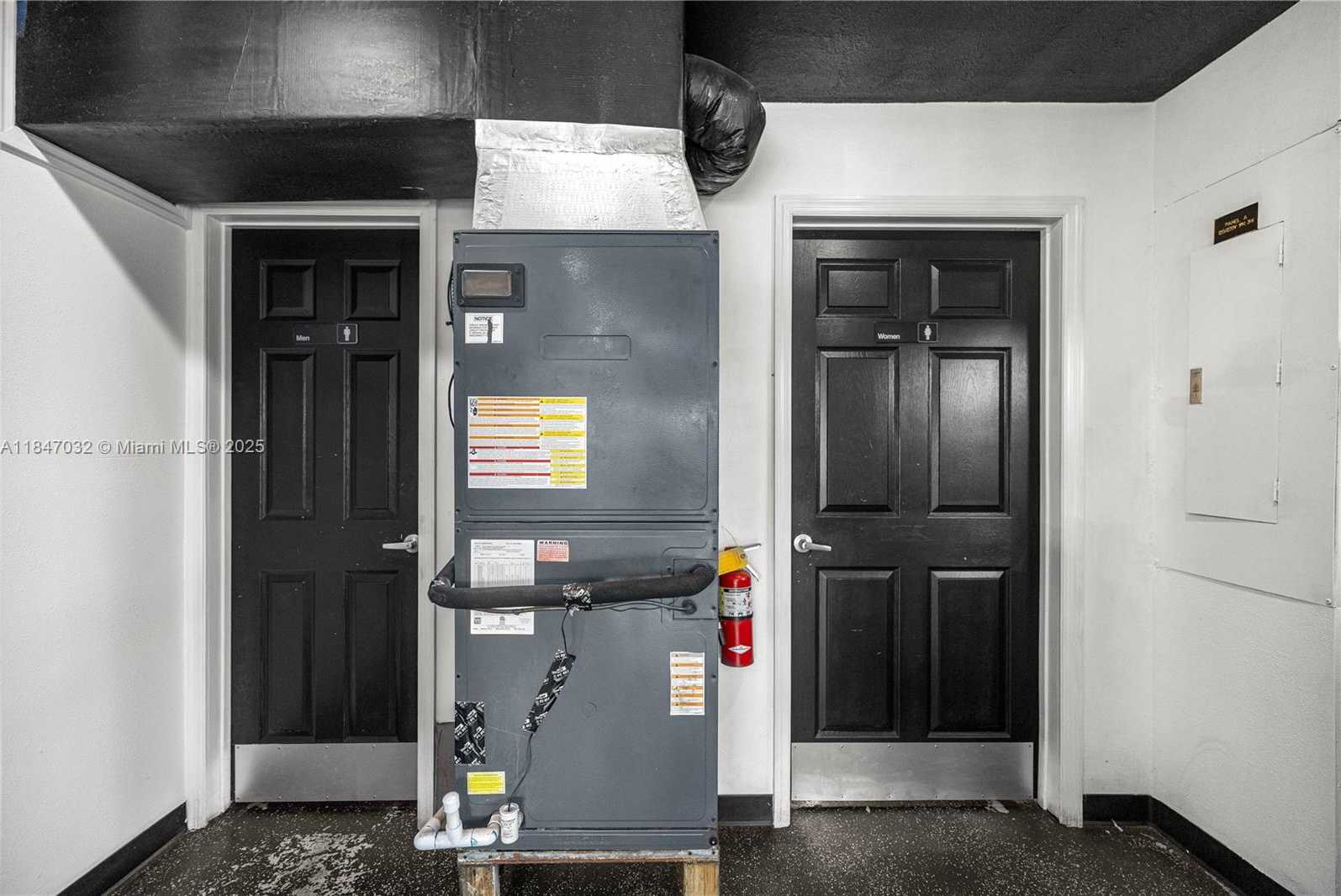 Small Image of 3170 US HIGHWAY 441/27, Other City - In The State Of Florida Number 4