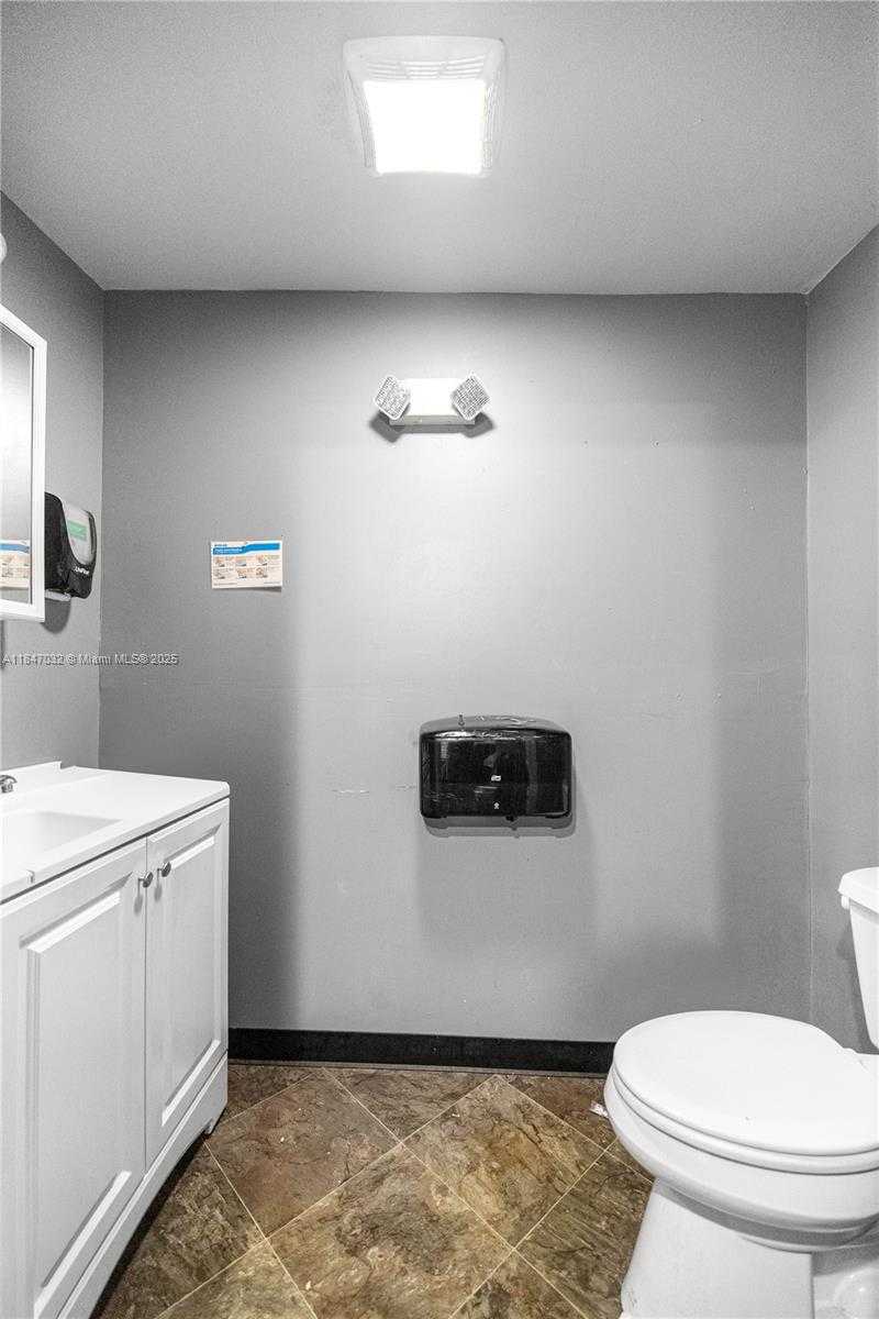 Small Image of 3170 US HIGHWAY 441/27, Other City - In The State Of Florida Number 9