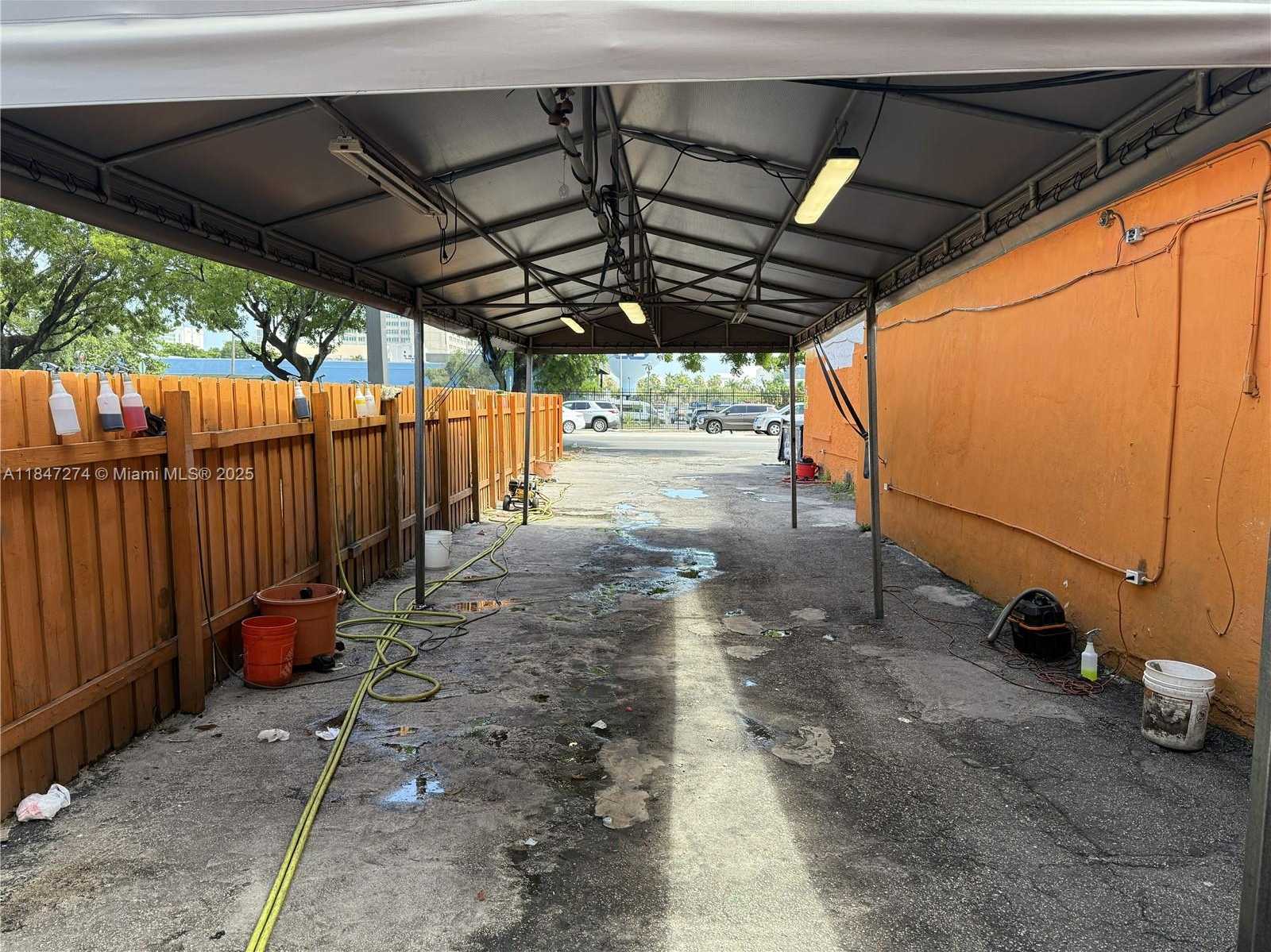 Small Image of 1341 NORTH WEST 20TH ST, Miami Number 4