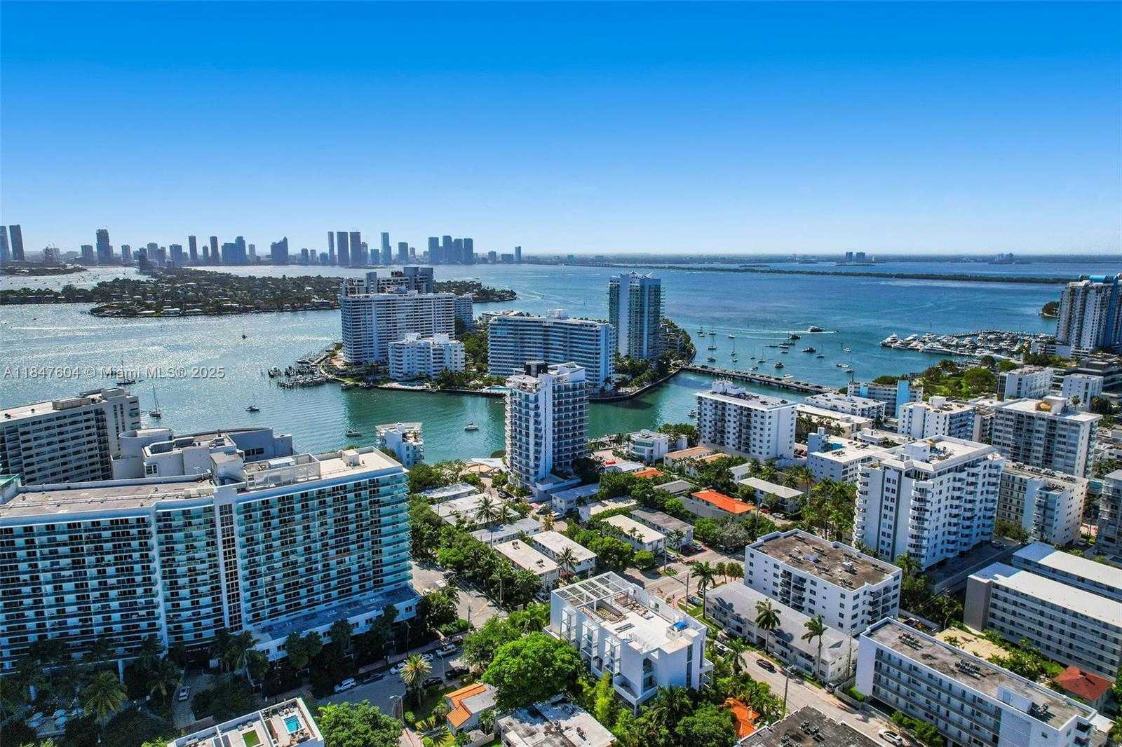 Small Image of 1580 BAY RD, Miami Beach Number 8