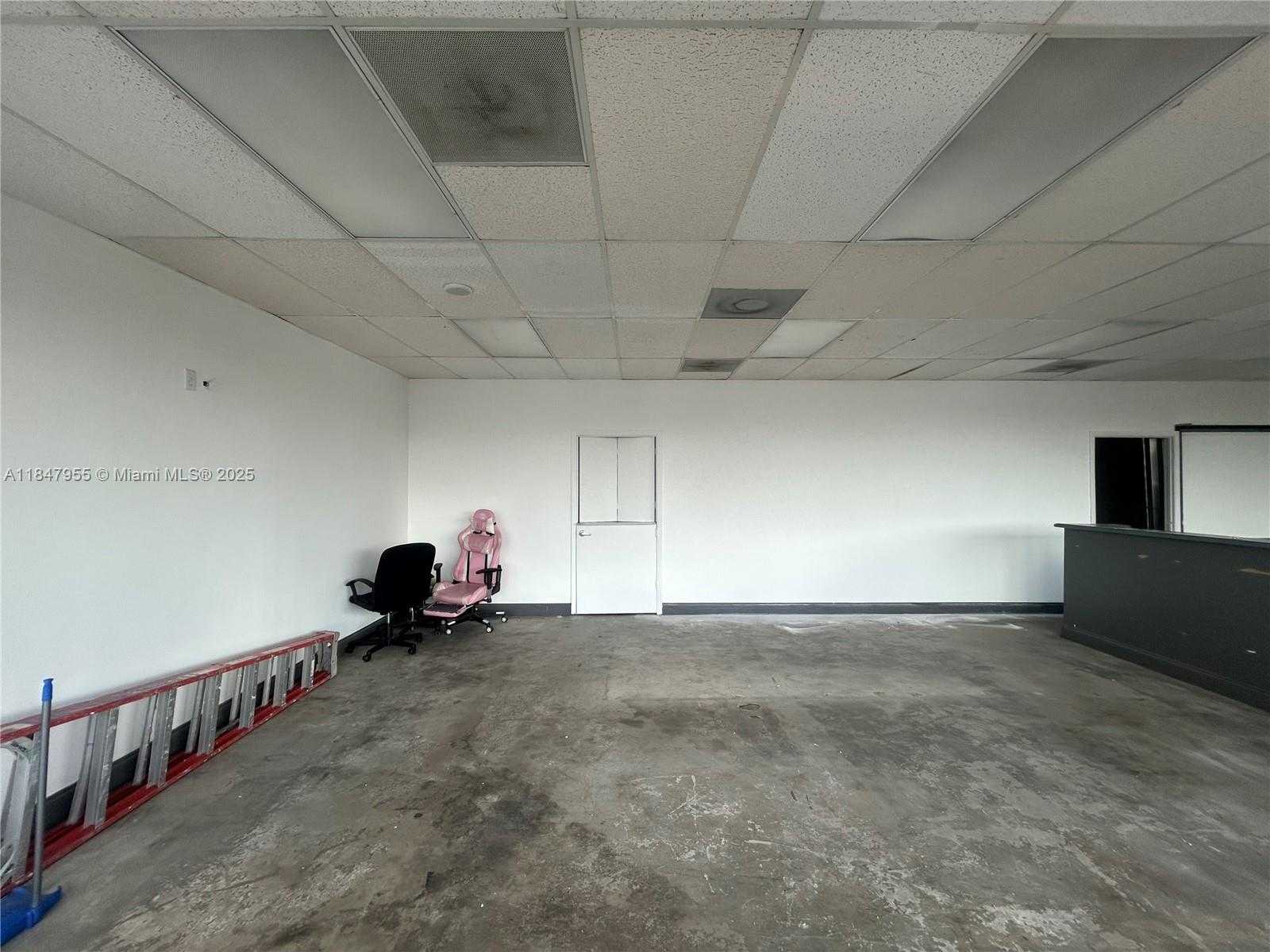 Small Image of 30 E OAKLAND PARK BOULEVARD #30, Wilton Manors Number 3