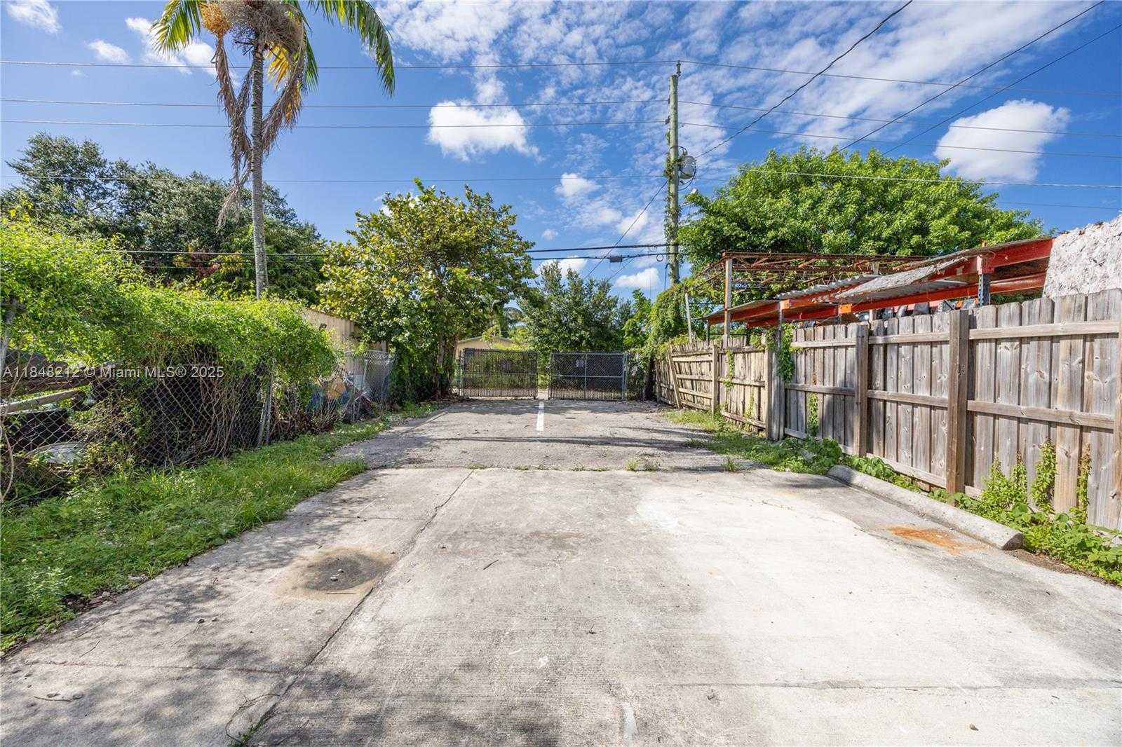 Small Image of 4151 WEST HALLANDALE BEACH BLVD, West Park Number 15