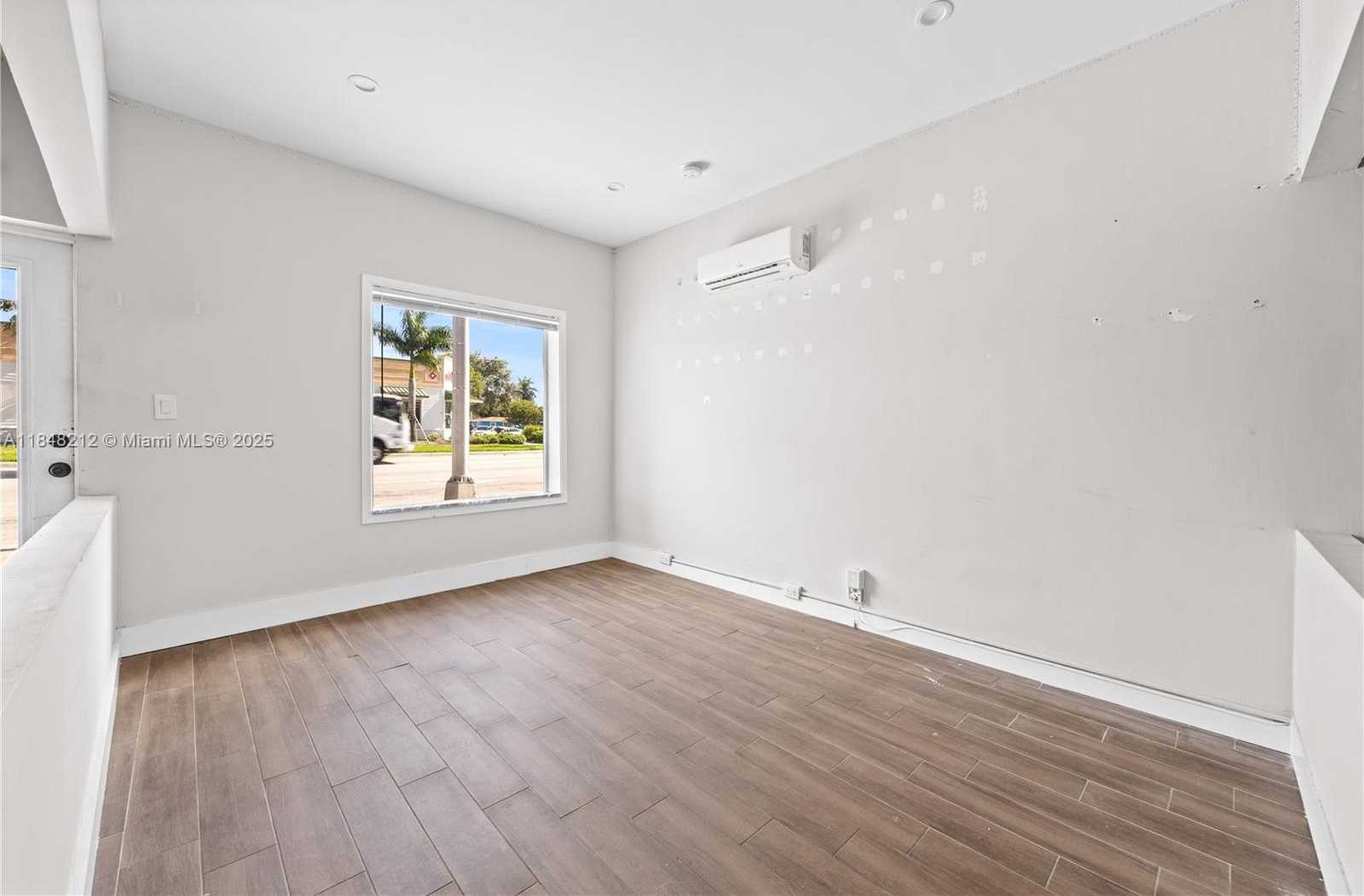 Small Image of 4151 WEST HALLANDALE BEACH BLVD, West Park Number 7