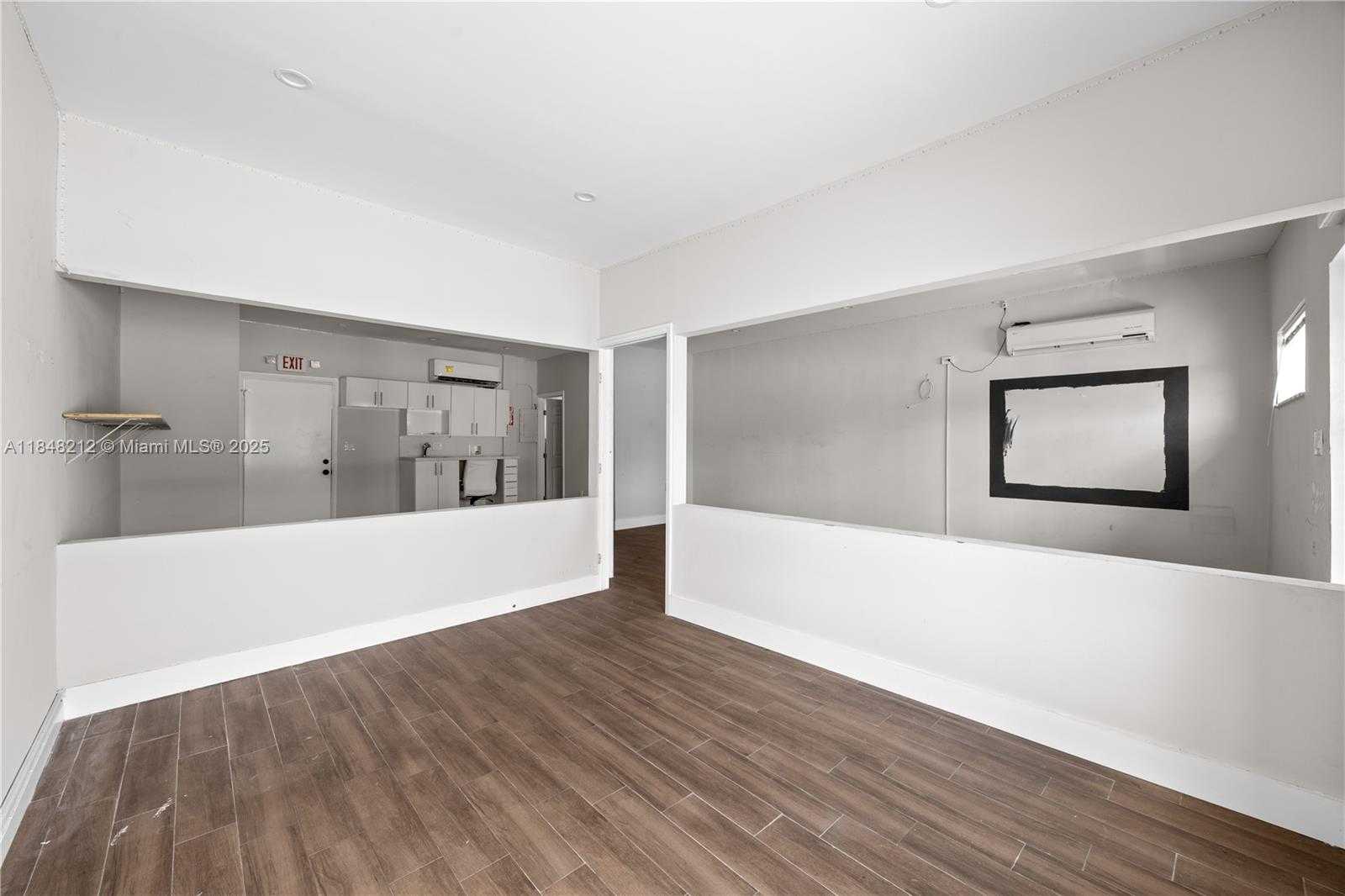 Small Image of 4151 WEST HALLANDALE BEACH BLVD, West Park Number 8