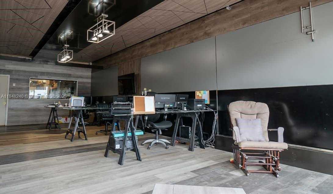 Small Image of 1316 NORTH DIXIE HWY #1316, Hollywood Number 7