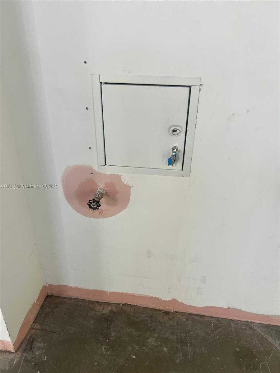 Small Image of 2300 WEST 8TH AVE #2, Hialeah Number 6