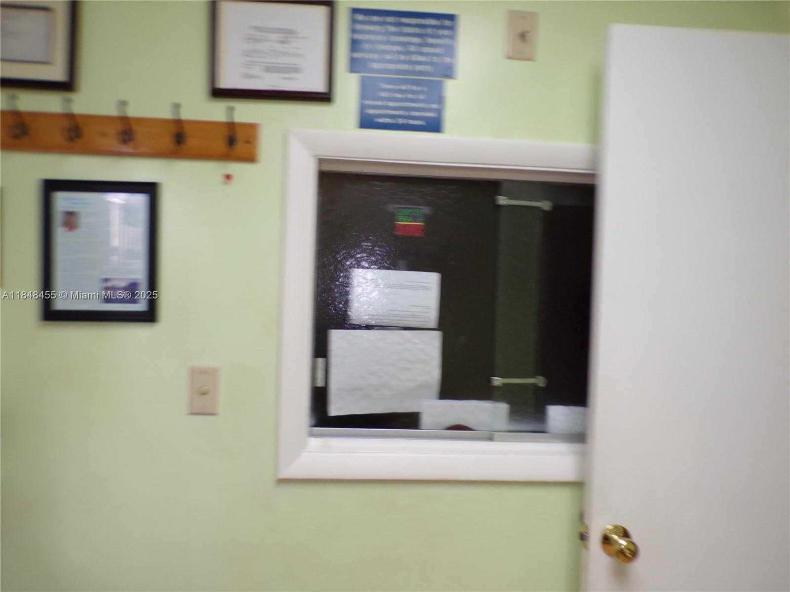 Small Image of 1900 NORTH UNIVERSITY DR #103, Pembroke Pines Number 10