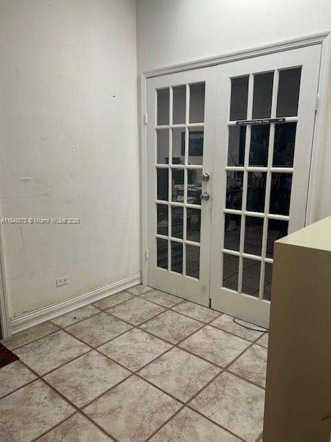 Small Image of 5601 COLLINS AVE, Miami Beach Number 9