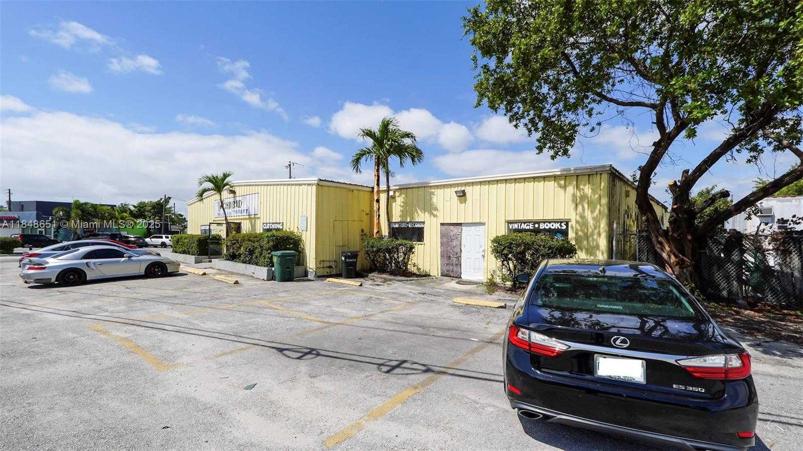 Small Image of 4201 NORTH DIXIE HWY, Oakland Park Number 5