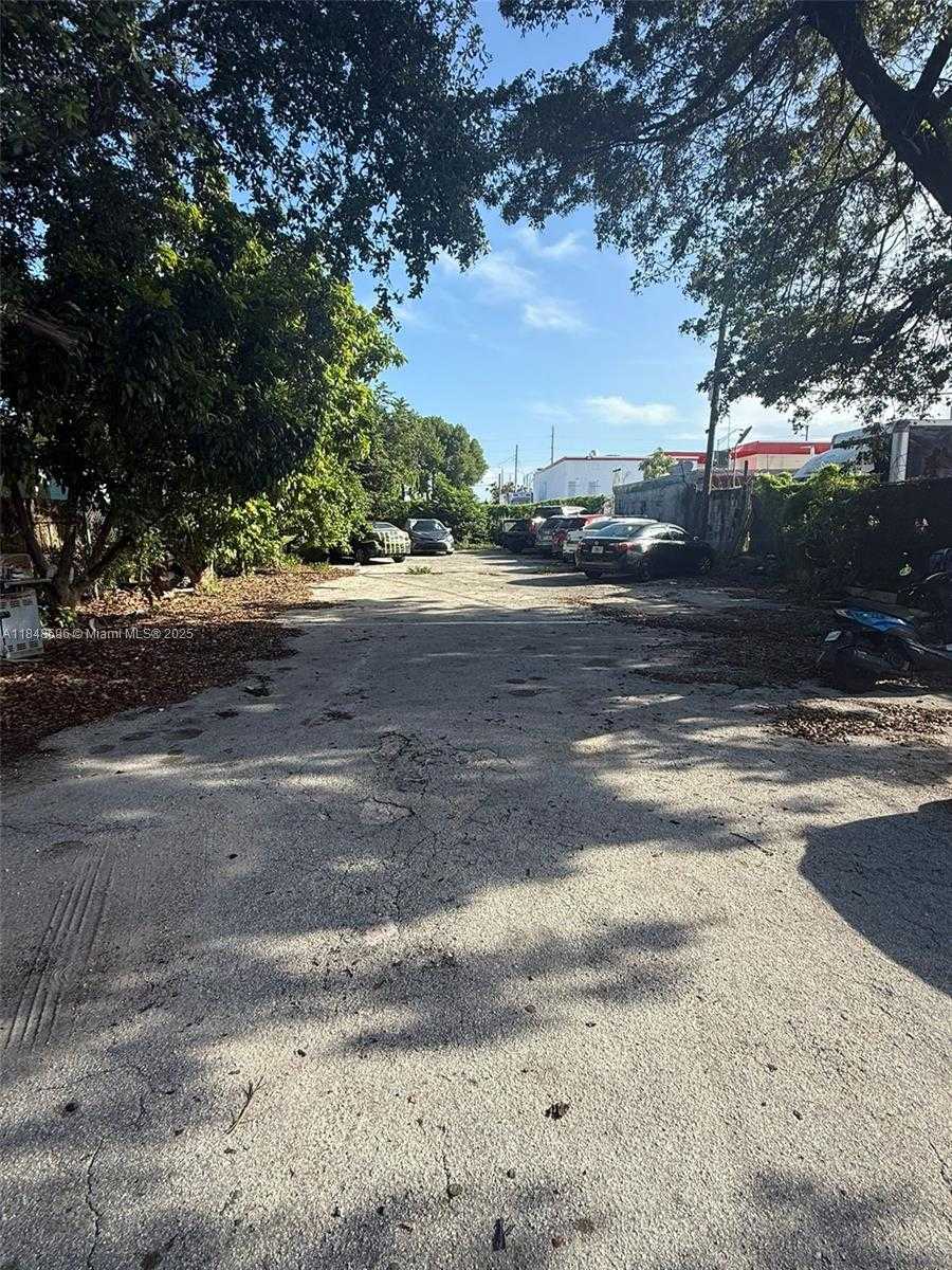 Small Image of 2152 NORTH WEST 27TH AVE, Miami Number 7