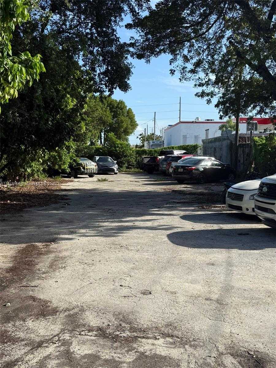 Small Image of 2152 NORTH WEST 27TH AVE, Miami Number 8