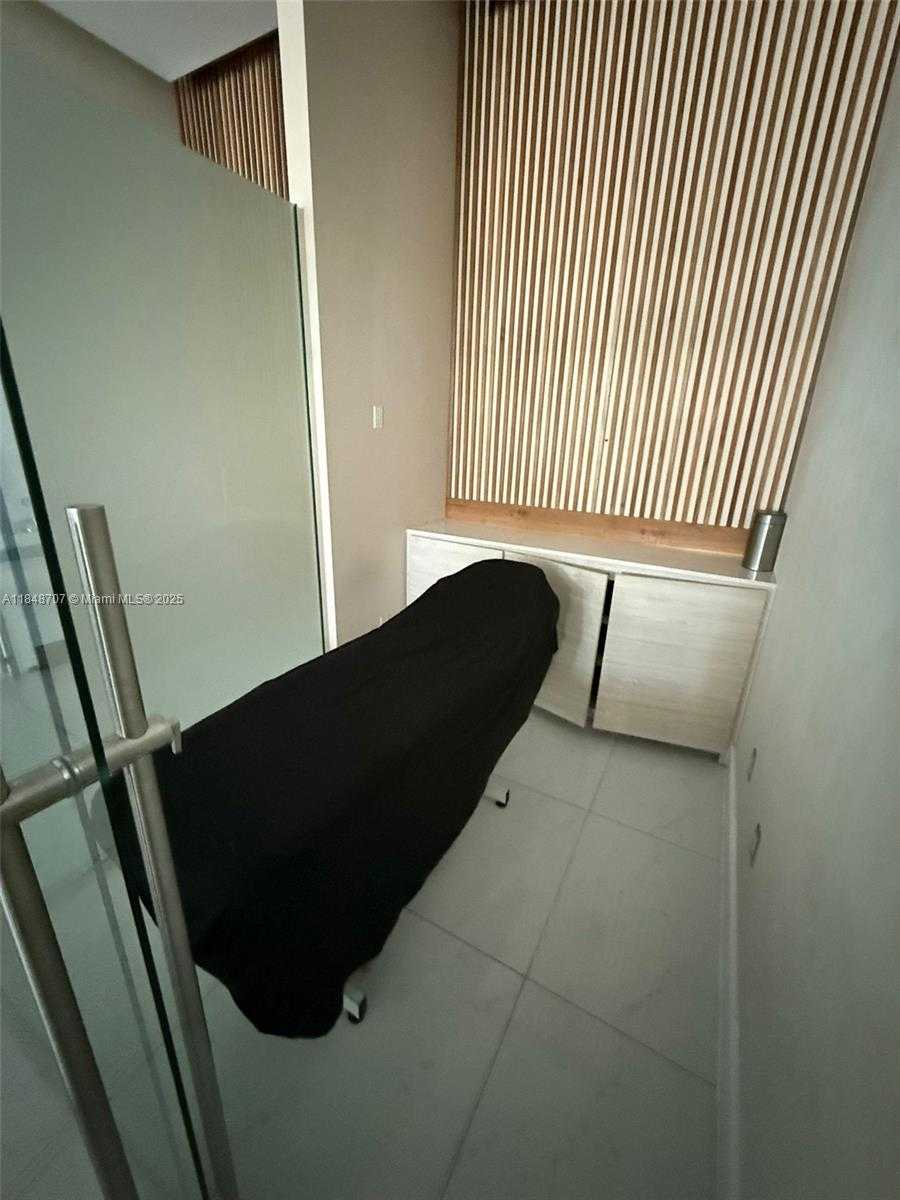 Small Image of 10201 NORTH WEST 58TH ST, Doral Number 7