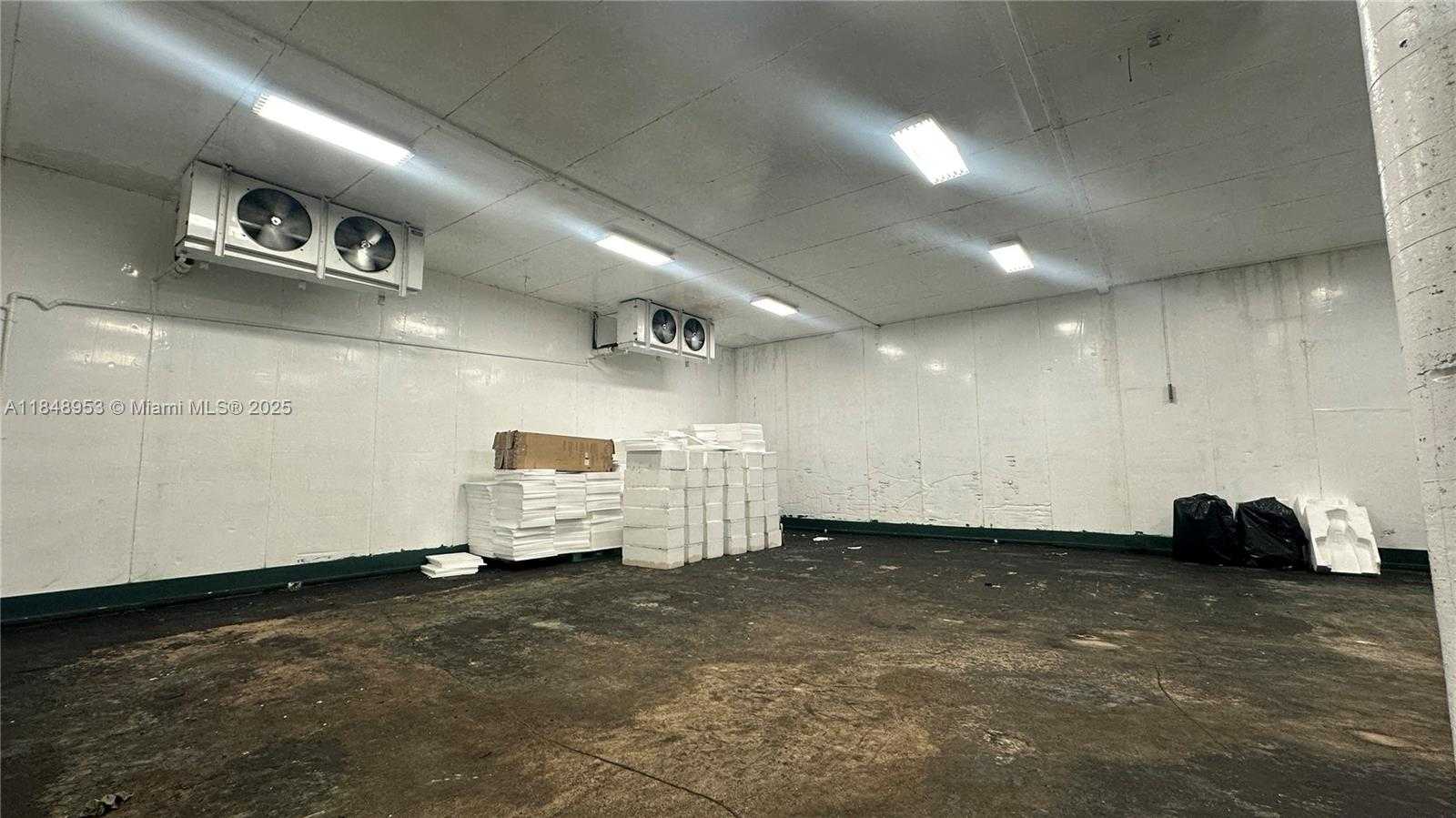 Small Image of 7513 NW 55th St, Miami, FL 33166, USA Number 3