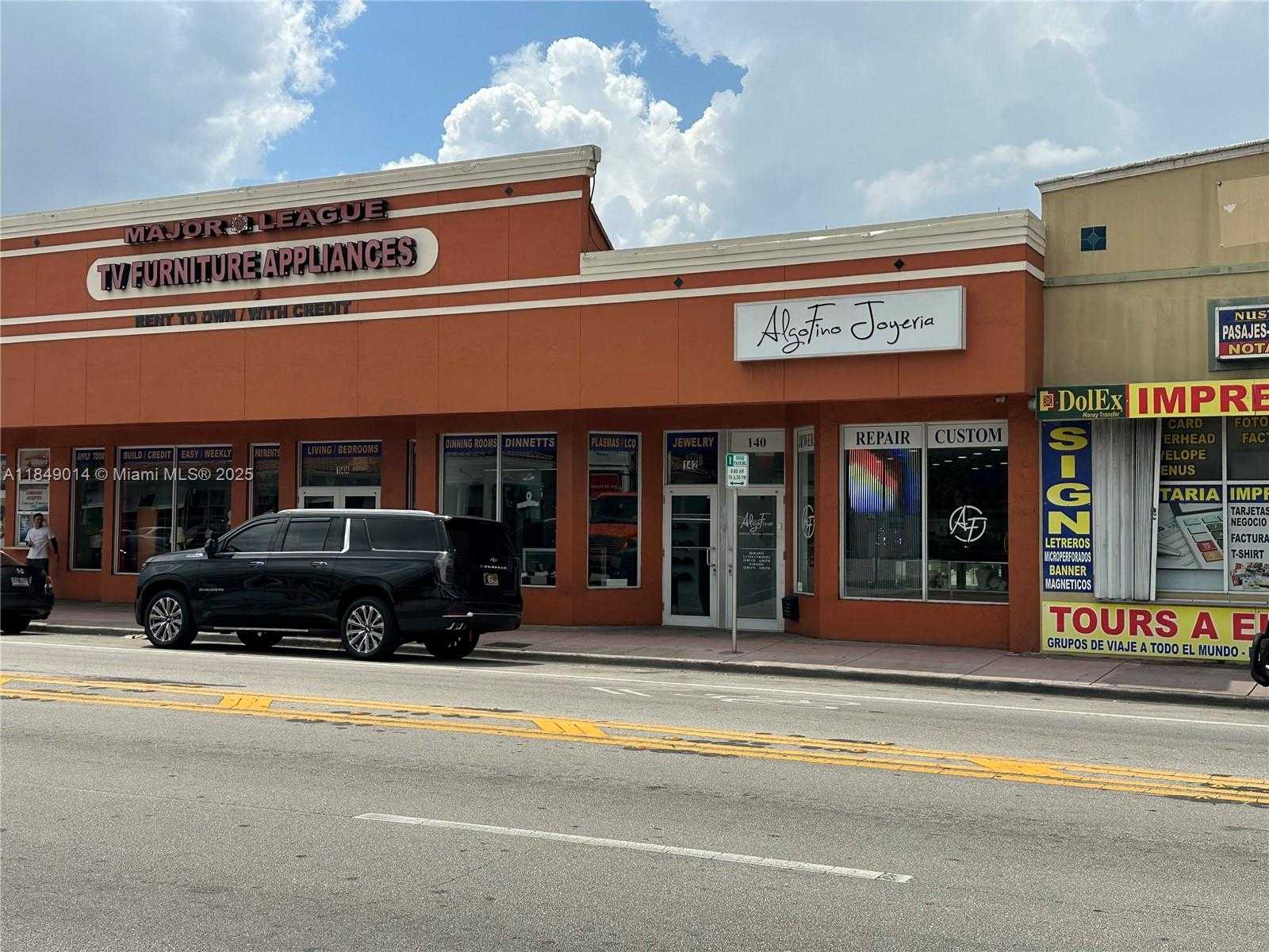 Small Image of 140 HIALEAH DR, Hialeah Number 5