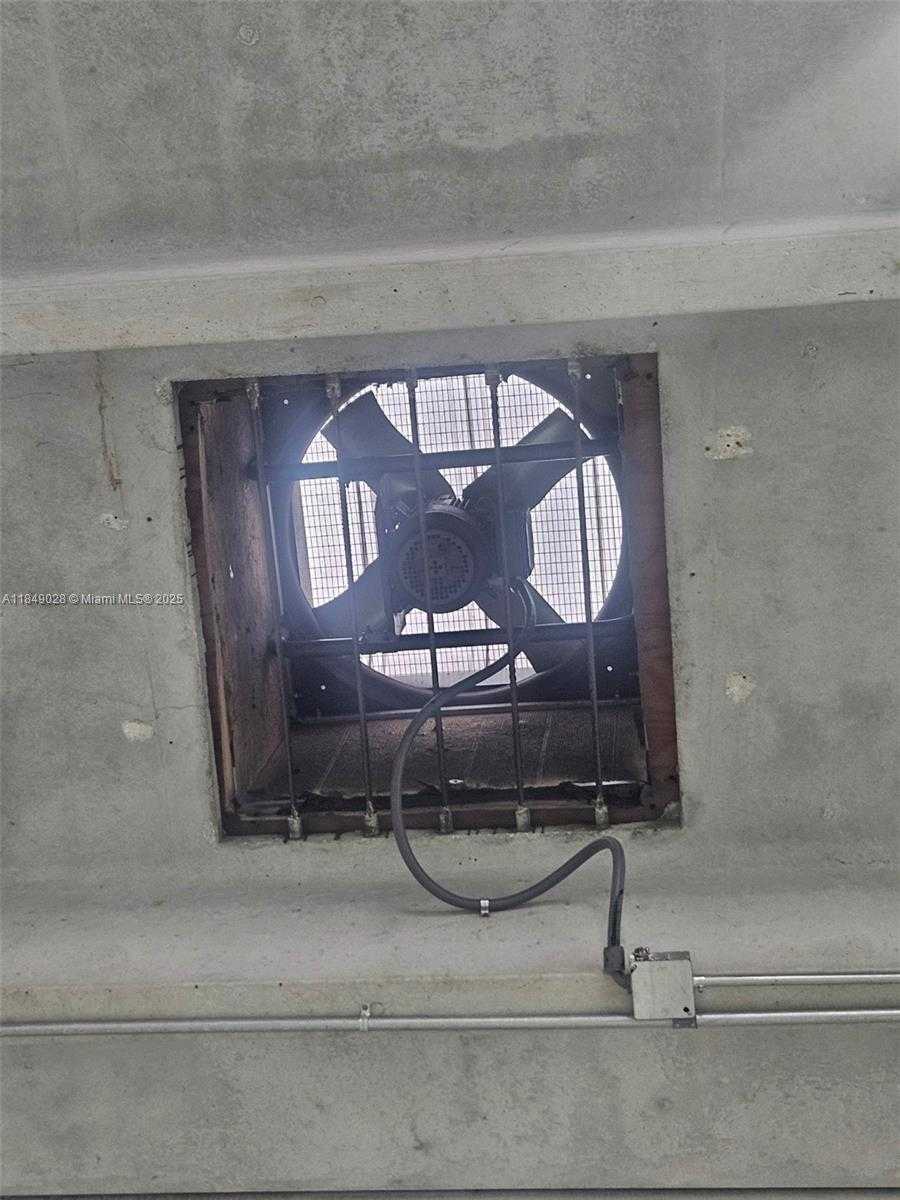 Small Image of 2109 WEST 76TH ST, Hialeah Number 10