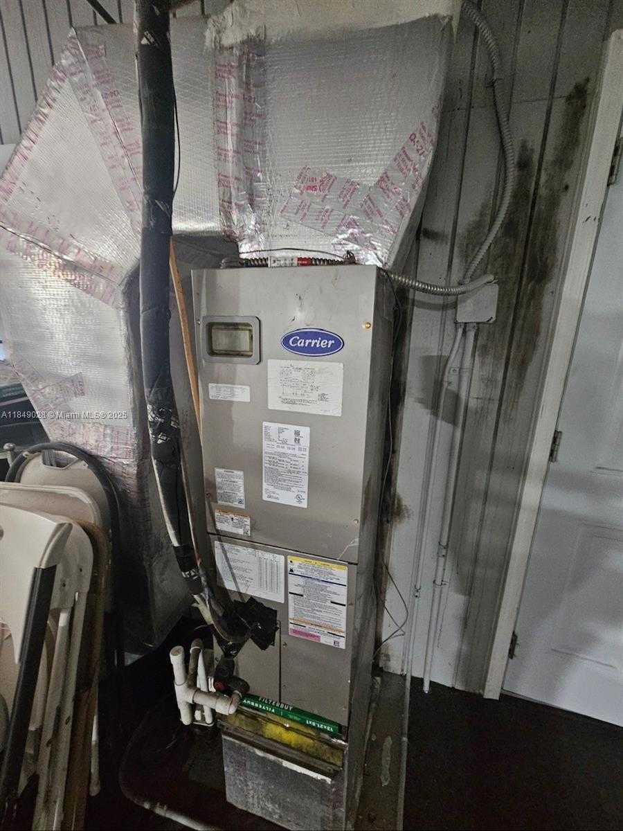 Small Image of 2109 WEST 76TH ST, Hialeah Number 11