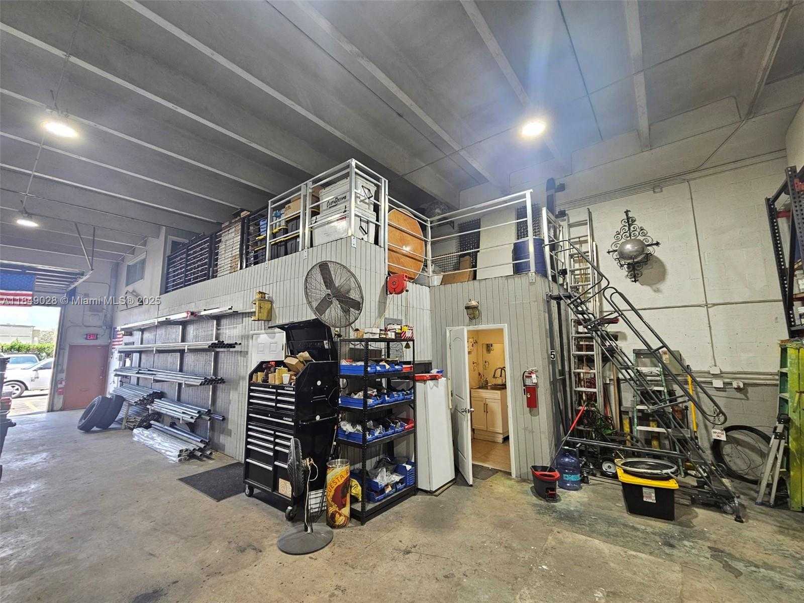 Small Image of 2109 WEST 76TH ST, Hialeah Number 8