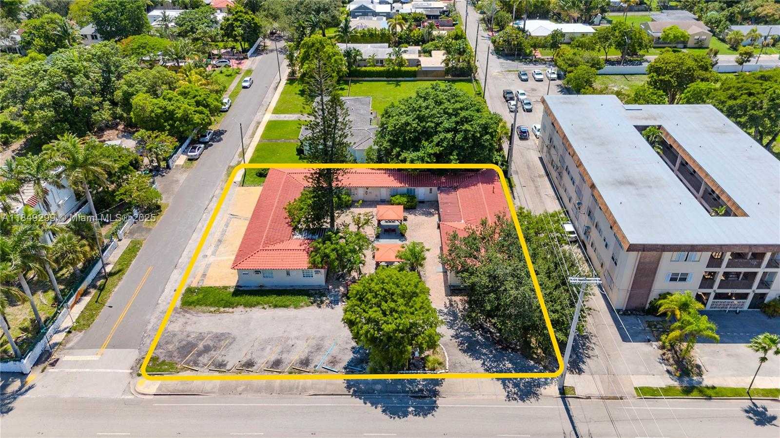 Small Image of 380 SOUTH FEDERAL HWY, Dania Beach Number 2