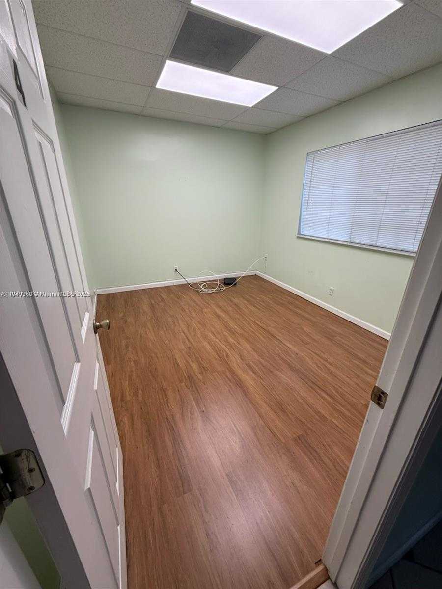 Small Image of 6110 BOULEVARD OF CHAMPIONS, North Lauderdale Number 3