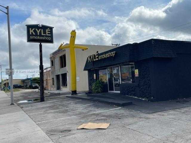 Small Image of 6310 PEMBROKE RD, Miramar Number 3