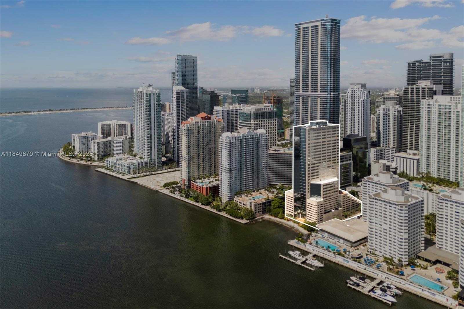 Small Image of 1001 BRICKELL BAY DR #2112, Miami Number 25